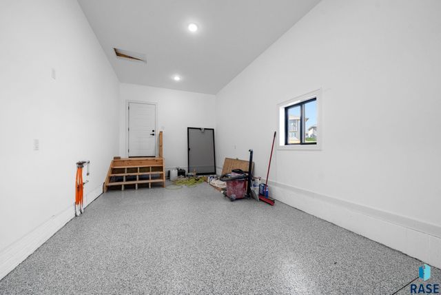 1101 N Scots Pine Dr Drive, Sioux Falls, SD 57110