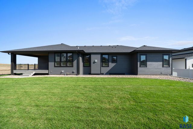 1101 N Scots Pine Dr Drive, Sioux Falls, SD 57110