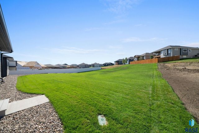 1101 N Scots Pine Dr Drive, Sioux Falls, SD 57110