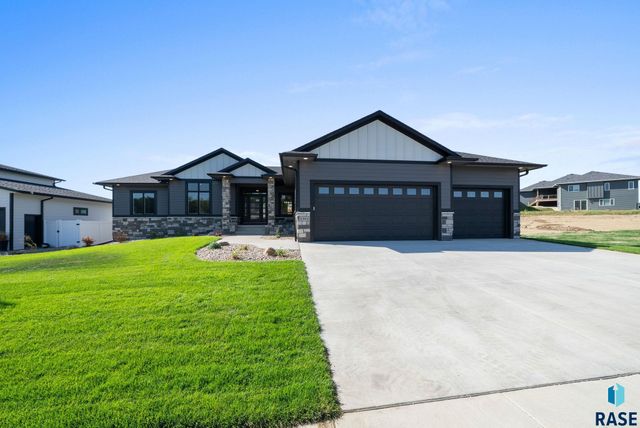 1101 N Scots Pine Dr Drive, Sioux Falls, SD 57110