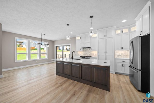 1101 N Scots Pine Dr Drive, Sioux Falls, SD 57110