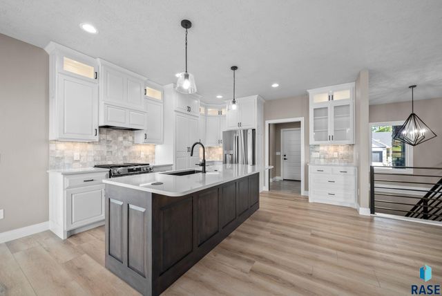 1101 N Scots Pine Dr Drive, Sioux Falls, SD 57110