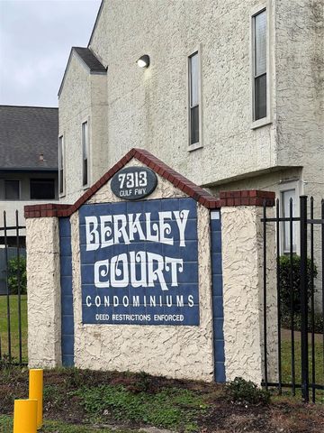 7313 Gulf Freeway 123, Houston, TX 77017