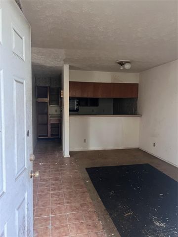 7313 Gulf Freeway 123, Houston, TX 77017