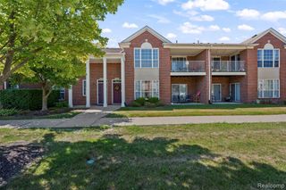 16450 Chatham Drive 136, Macomb, MI 48044
