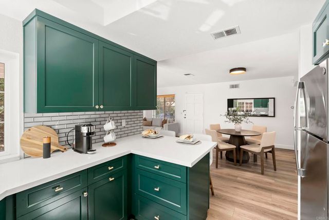 725 CLEVELAND AVE, Escondido, CA 92026