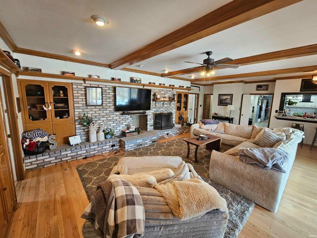 123 Fairway Drive, Vincennes, IN 47591