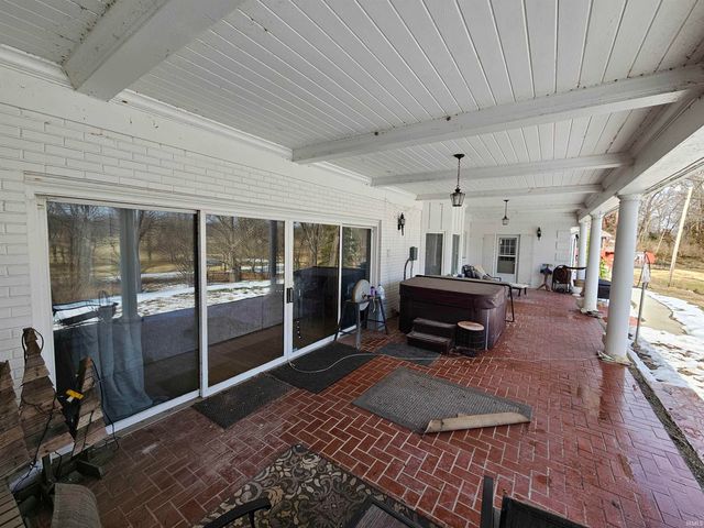 123 Fairway Drive, Vincennes, IN 47591