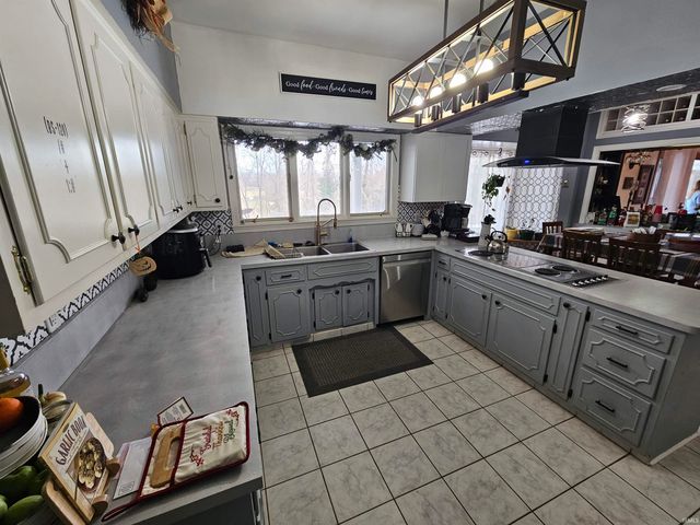 123 Fairway Drive, Vincennes, IN 47591