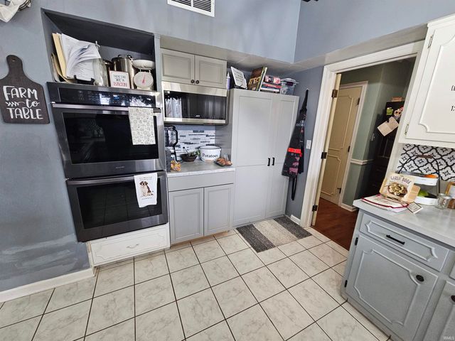 123 Fairway Drive, Vincennes, IN 47591