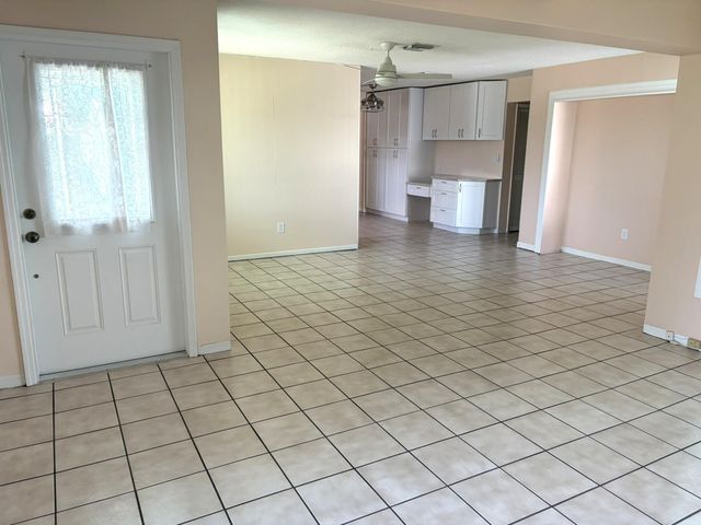 8881 NW 11th Street, Pembroke Pines, FL 33024