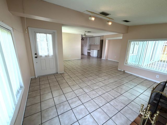 8881 NW 11th Street, Pembroke Pines, FL 33024