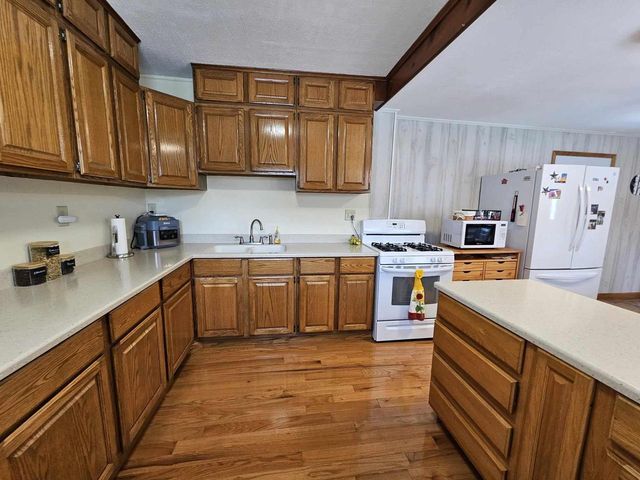 12626 W Lancaster AVENUE, Butler, WI 53007