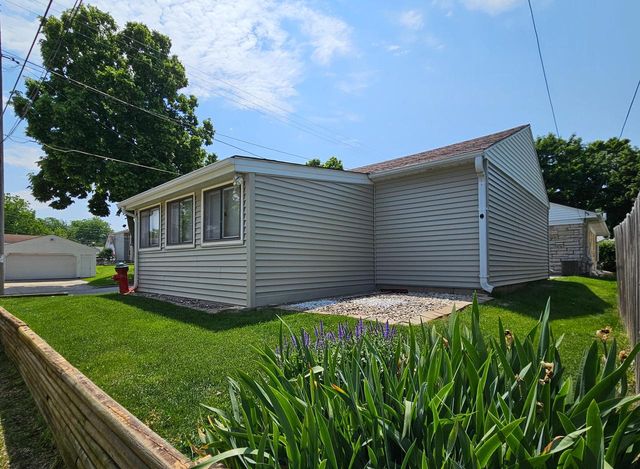 12626 W Lancaster AVENUE, Butler, WI 53007