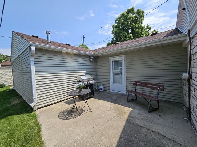 12626 W Lancaster AVENUE, Butler, WI 53007