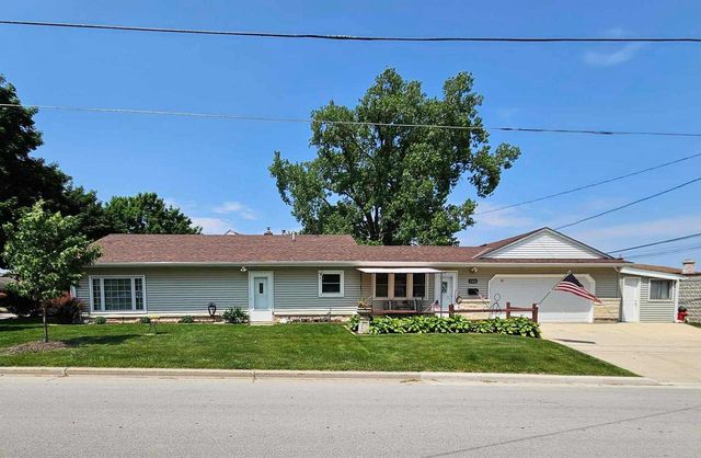 12626 W Lancaster AVENUE, Butler, WI 53007