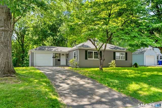 137 Brewster Road, West Hartford, CT 06117