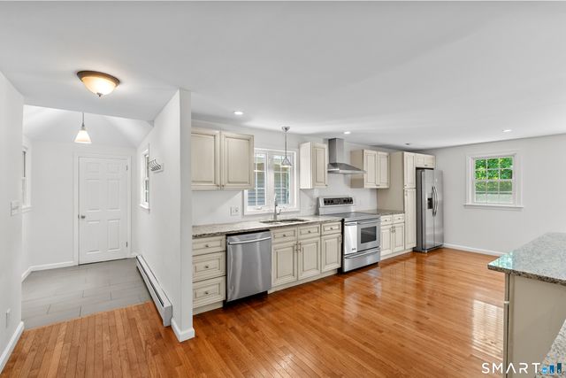 137 Brewster Road, West Hartford, CT 06117
