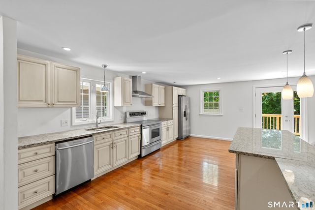 137 Brewster Road, West Hartford, CT 06117