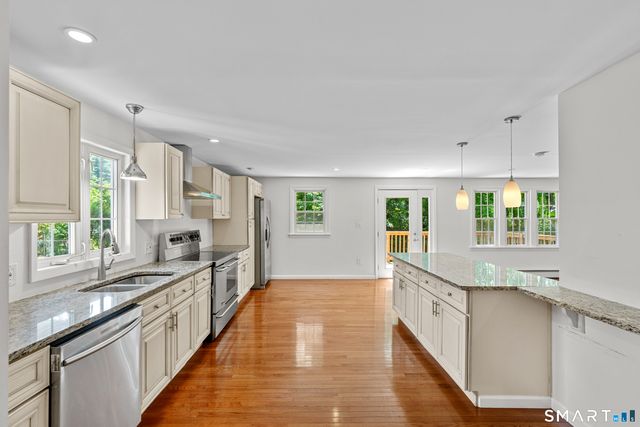 137 Brewster Road, West Hartford, CT 06117