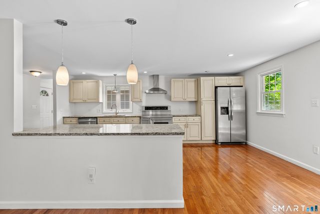 137 Brewster Road, West Hartford, CT 06117