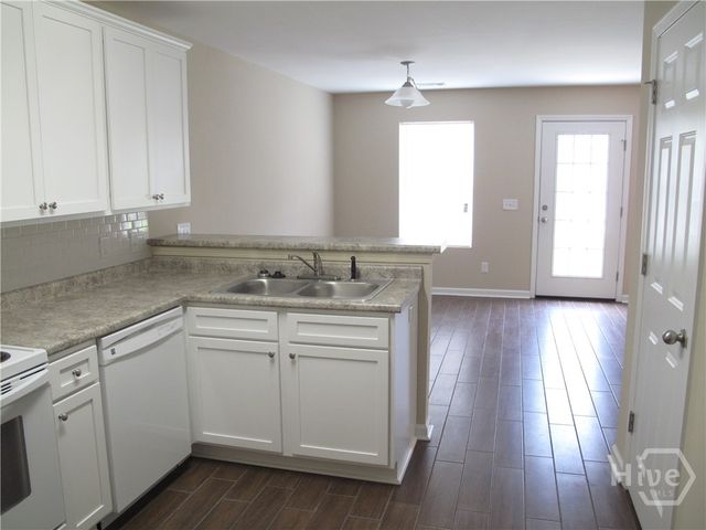 180 Connor Loop, Richmond Hill, GA 31324