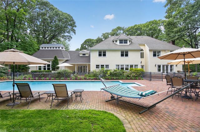 136 Cove Neck Road, Cove Neck, NY 11771
