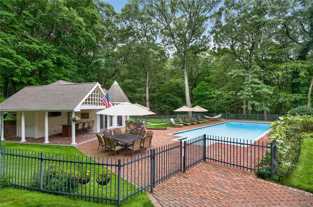 136 Cove Neck Road, Cove Neck, NY 11771