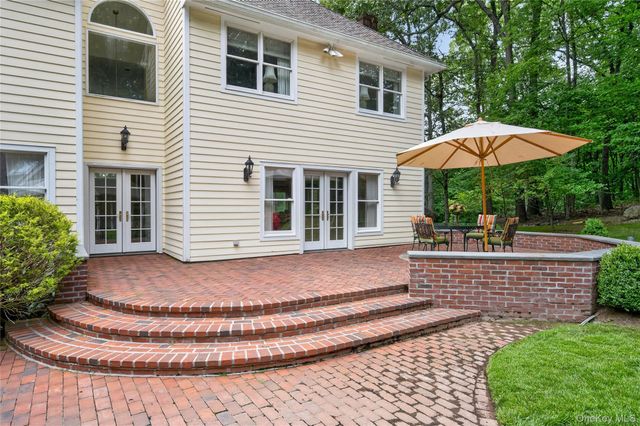 136 Cove Neck Road, Cove Neck, NY 11771