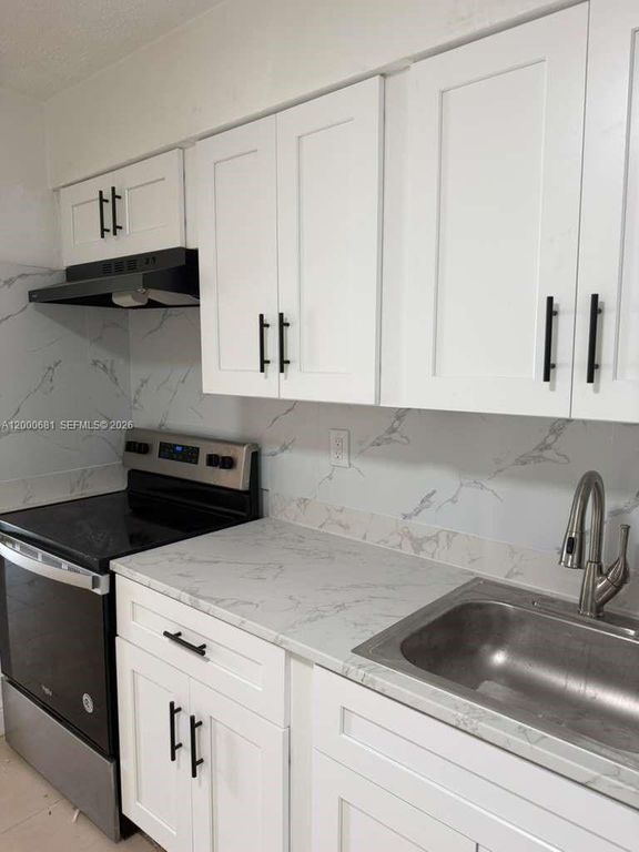 18416 NE 24th Ct 18418, North Miami Beach, FL 33160