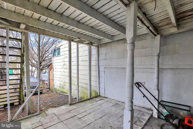 1143 W PINE ST, Coal Township, PA 17866