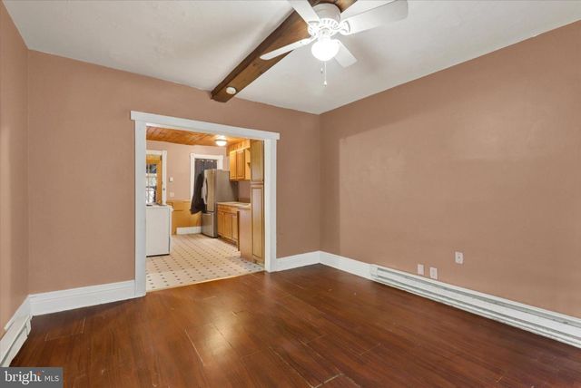 1143 W PINE ST, Coal Township, PA 17866