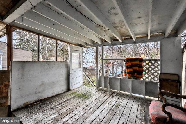 1143 W PINE ST, Coal Township, PA 17866