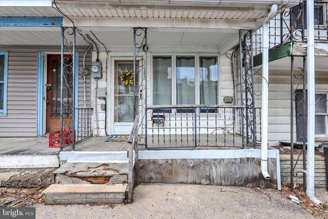 1143 W PINE ST, Coal Township, PA 17866