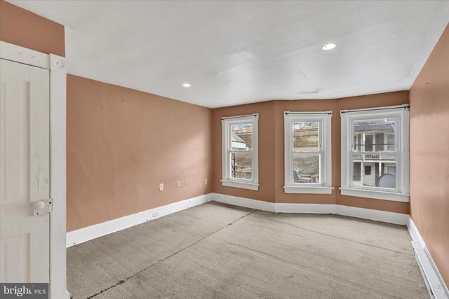 1143 W PINE ST, Coal Township, PA 17866