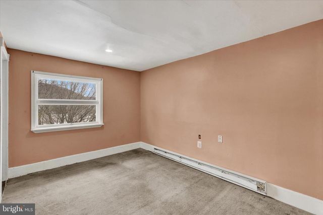 1143 W PINE ST, Coal Township, PA 17866