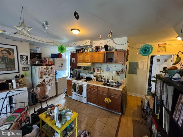 3834 LANCASTER AVE, Philadelphia, PA 19104
