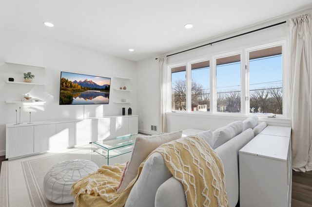 4222 Fairview Avenue, Hopkins, MN 55343