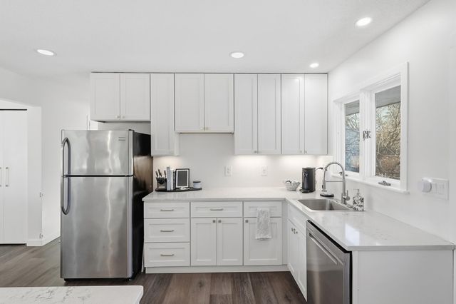 4222 Fairview Avenue, Hopkins, MN 55343