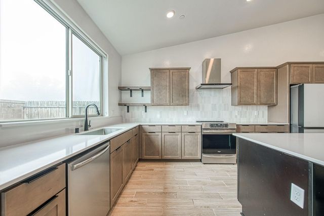 7153 E Harvard Avenue, Fresno, CA 93737