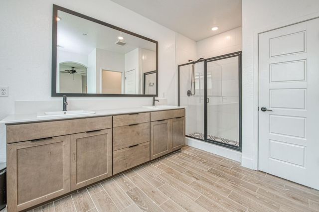 7153 E Harvard Avenue, Fresno, CA 93737