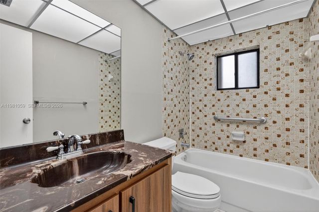 8065 SW 107th Ave 106, Miami, FL 33173