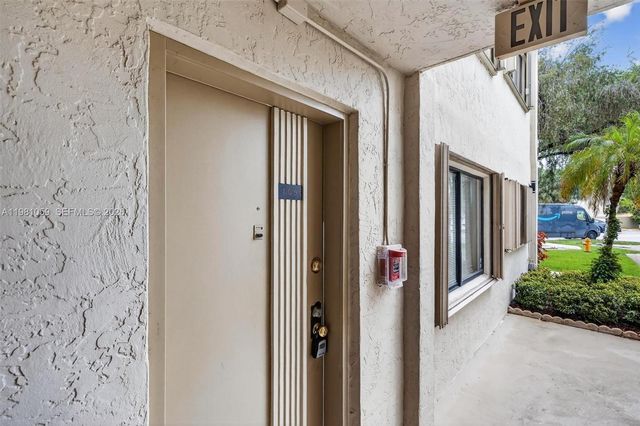 8065 SW 107th Ave 106, Miami, FL 33173