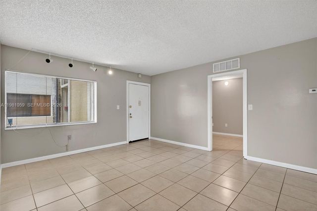 8065 SW 107th Ave 106, Miami, FL 33173