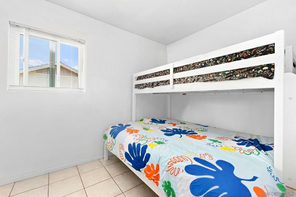 Image 18 of property listing at 907 9 Sapphire St, San Diego, CA 92109