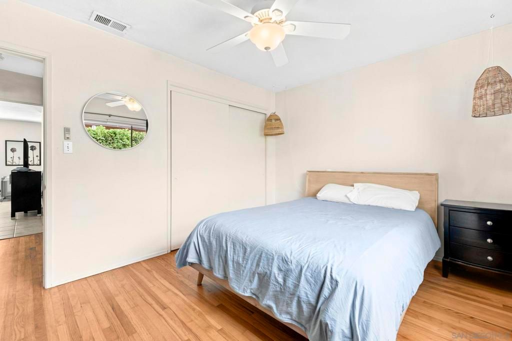 Image 20 of property listing at 907 9 Sapphire St, San Diego, CA 92109