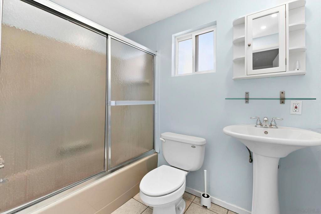 Image 22 of property listing at 907 9 Sapphire St, San Diego, CA 92109
