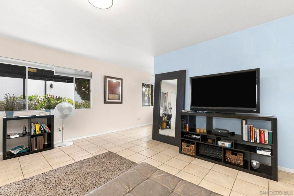 Image 26 of property listing at 907 9 Sapphire St, San Diego, CA 92109