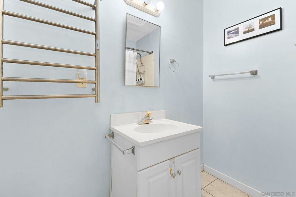 Image 32 of property listing at 907 9 Sapphire St, San Diego, CA 92109