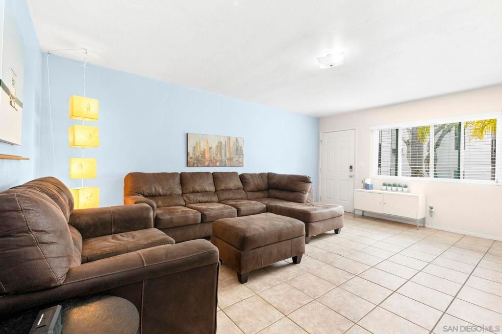 Image 7 of property listing at 907 9 Sapphire St, San Diego, CA 92109